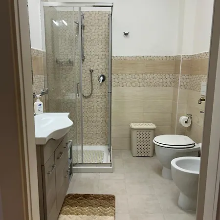 Camera Doppia Con Bagno Privato Piano Terra Guest house *