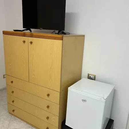 Camera Doppia Con Bagno Privato Piano Terra Gasthof Quartu SantʼElena